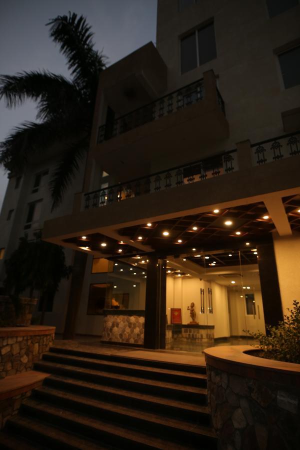 Holy River Hotel Rishikesh Exterior photo